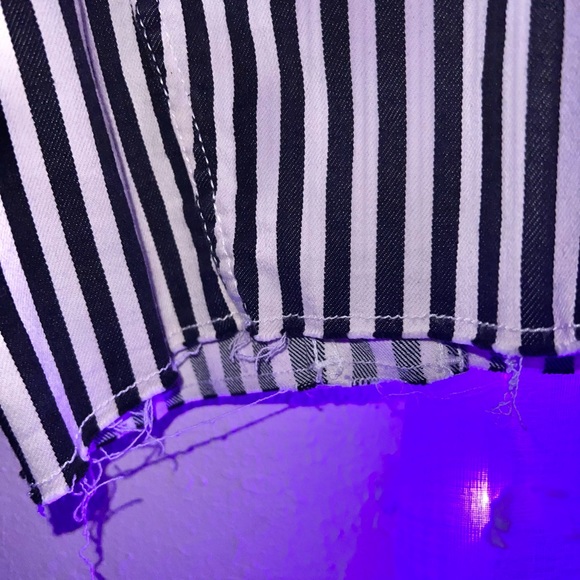 Hollister Black & White Striped Cropped Jacket!! - Picture 4 of 4